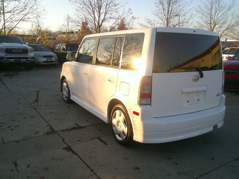 Used 2005 Scion xB image 7