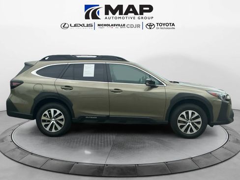 Used 2025 Subaru Outback Premium AWD/4WD image 6