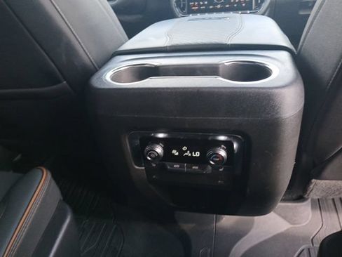 Used 2025 GMC Yukon AT4 w/ AT4 Premium Package AWD/4WD image 16