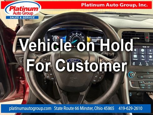Used 2017 Ford Fusion SE w/ Fusion SE Technology Package FWD image 15