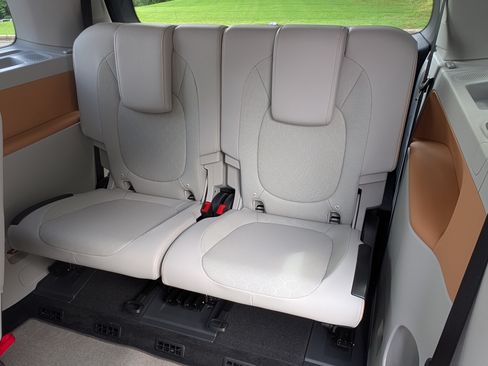 Used 2025 Volkswagen ID. Buzz 1st Edition RWD image 19