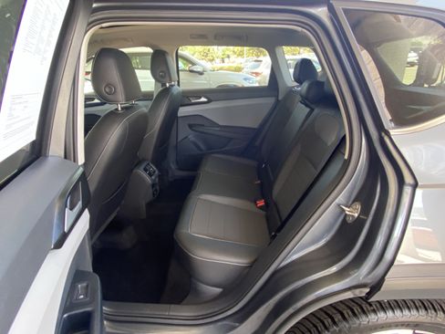Certified 2023 Volkswagen Taos SE w/ Panoramic Sunroof Package AWD/4WD image 39
