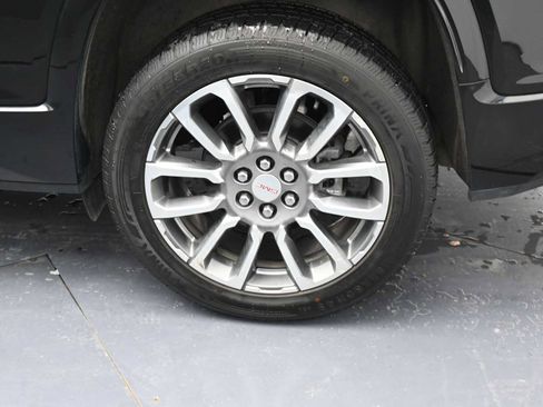 Used 2023 GMC Acadia Denali w/ Trailering Package image 5