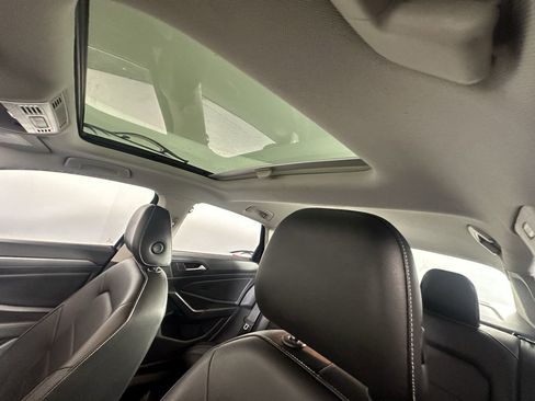 Used 2022 Volkswagen Jetta SE w/ Panoramic Sunroof Package image 22