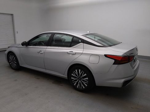 Used 2024 Nissan Altima 2.5 SV image 3