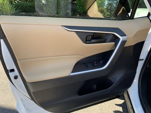 Certified 2025 Toyota RAV4 LE AWD/4WD image 17