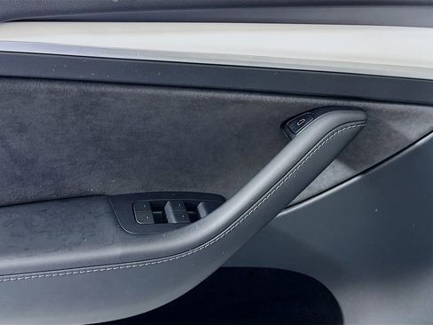 Used 2024 Tesla Model Y Long Range image 15