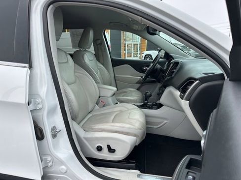 Certified 2019 Jeep Cherokee Limited image 29