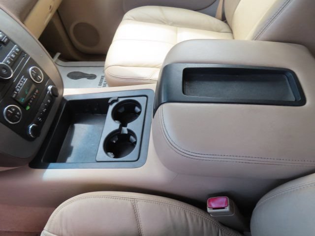 Used 2008 GMC Yukon SLT w/ SLT Preferred Equipment Group AWD/4WD image 26