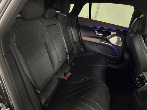 Certified 2023 Mercedes-Benz EQS 580 4MATIC Sedan w/ Exclusive Trim Package image 30