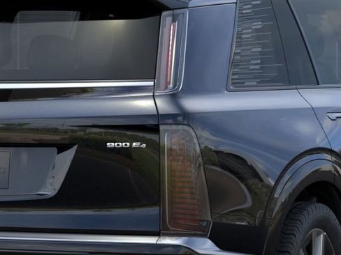 New 2026 Cadillac Vistiq Luxury AWD/4WD image 11