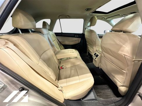 Used 2017 Subaru Outback 2.5i Limited image 28
