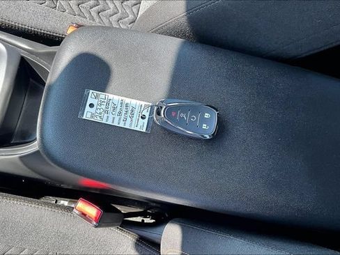 Used 2024 Chevrolet Equinox LT AWD/4WD image 9