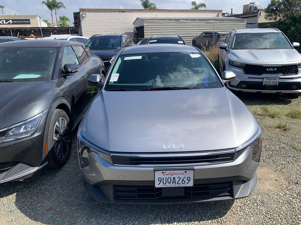 Used 2025 Kia K4 FWD image 3