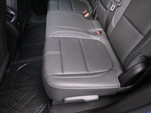 Used 2024 Chevrolet Blazer LT w/ LPO, Black Grille Bar Package FWD image 21