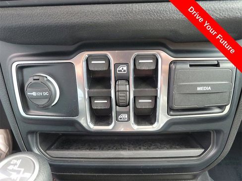 Used 2024 Jeep Wrangler Unlimited Sport AWD/4WD image 13