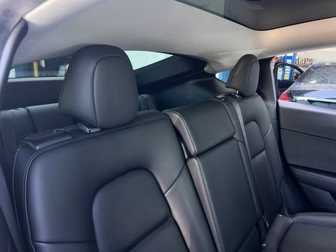 Used 2021 Tesla Model Y 2WD image 28
