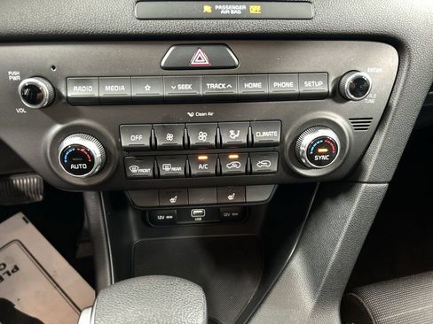 Used 2020 Kia Sportage LX w/ LX Popular Package AWD/4WD image 16