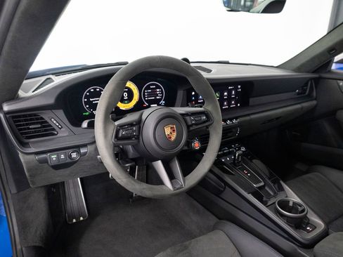 Certified 2025 Porsche 911 Carrera GTS RWD image 4