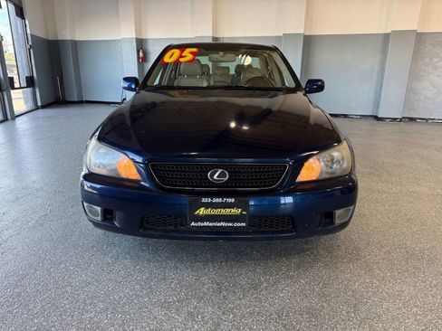 Used 2005 Lexus IS 300 RWD image 2