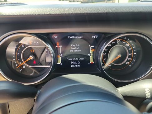 Used 2019 Jeep Wrangler Sport AWD/4WD image 24