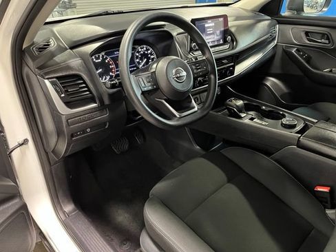 Used 2024 Nissan Rogue S AWD/4WD image 19