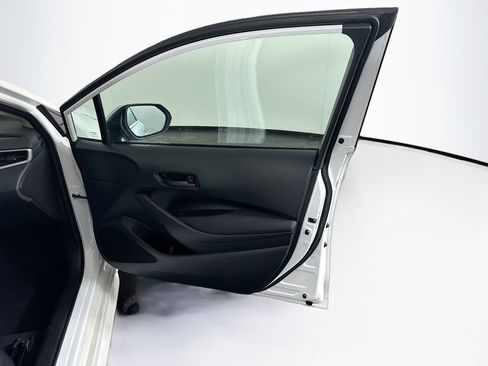 Used 2026 Toyota Corolla LE FWD image 30