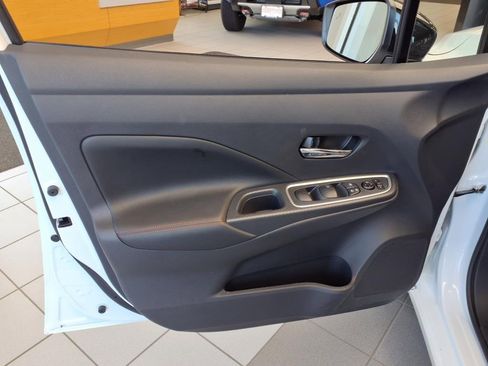 New 2025 Nissan Versa SR w/ Trunk Package image 10