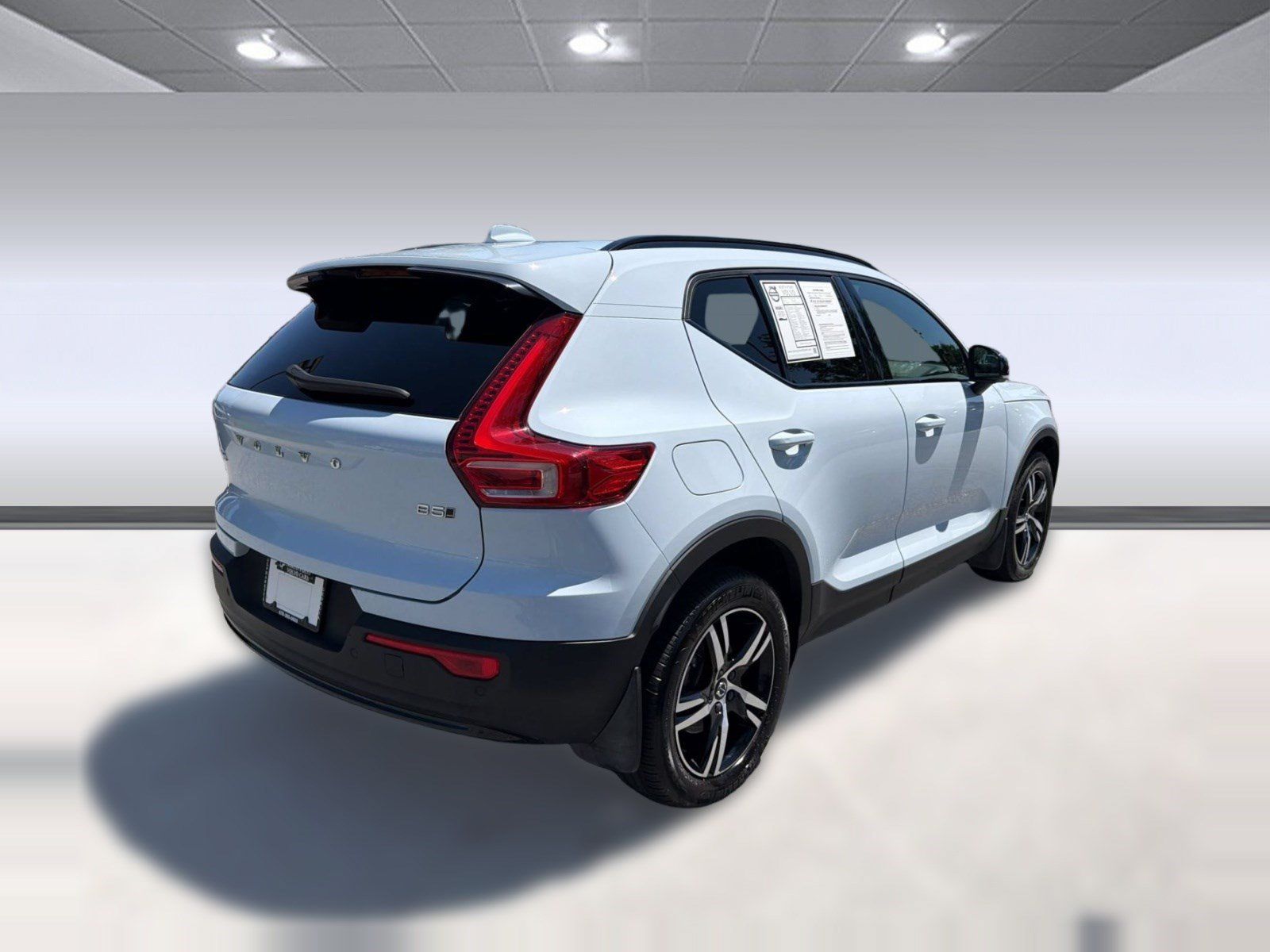 Certified 2024 Volvo XC40 B5 Core w/ Protection Package Premier AWD/4WD image 9