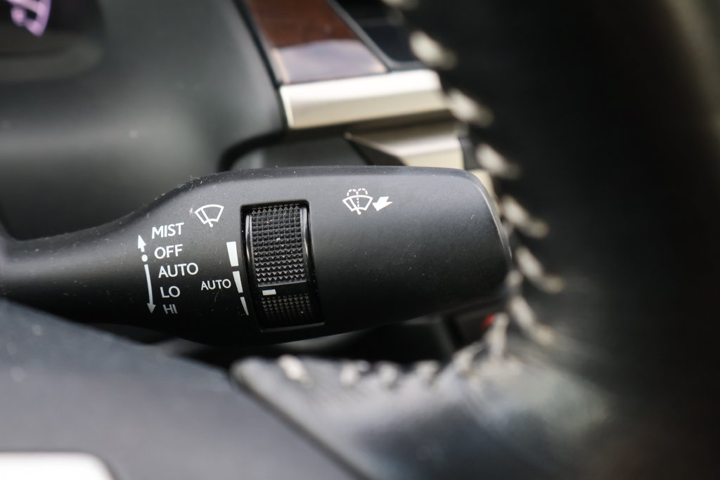 Used 2014 Lexus ES 350 w/ Ultra Luxury Package FWD image 21