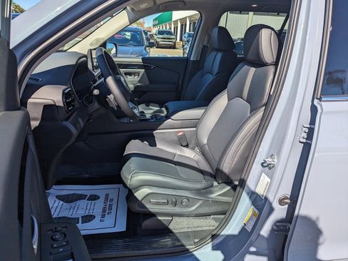 New 2025 Honda Pilot Touring image 10