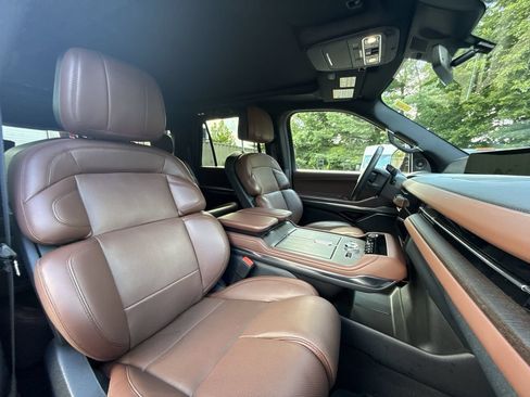 Used 2025 Lincoln Navigator L Reserve AWD/4WD image 26