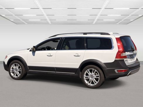 Used 2016 Volvo XC70 T5 Premier w/ Proximity Package AWD/4WD image 3