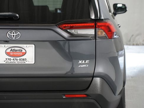 Used 2020 Toyota RAV4 XLE image 10