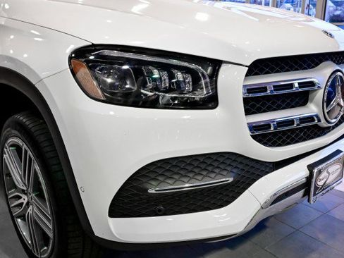 Used 2023 Mercedes-Benz GLS 450 4MATIC image 11