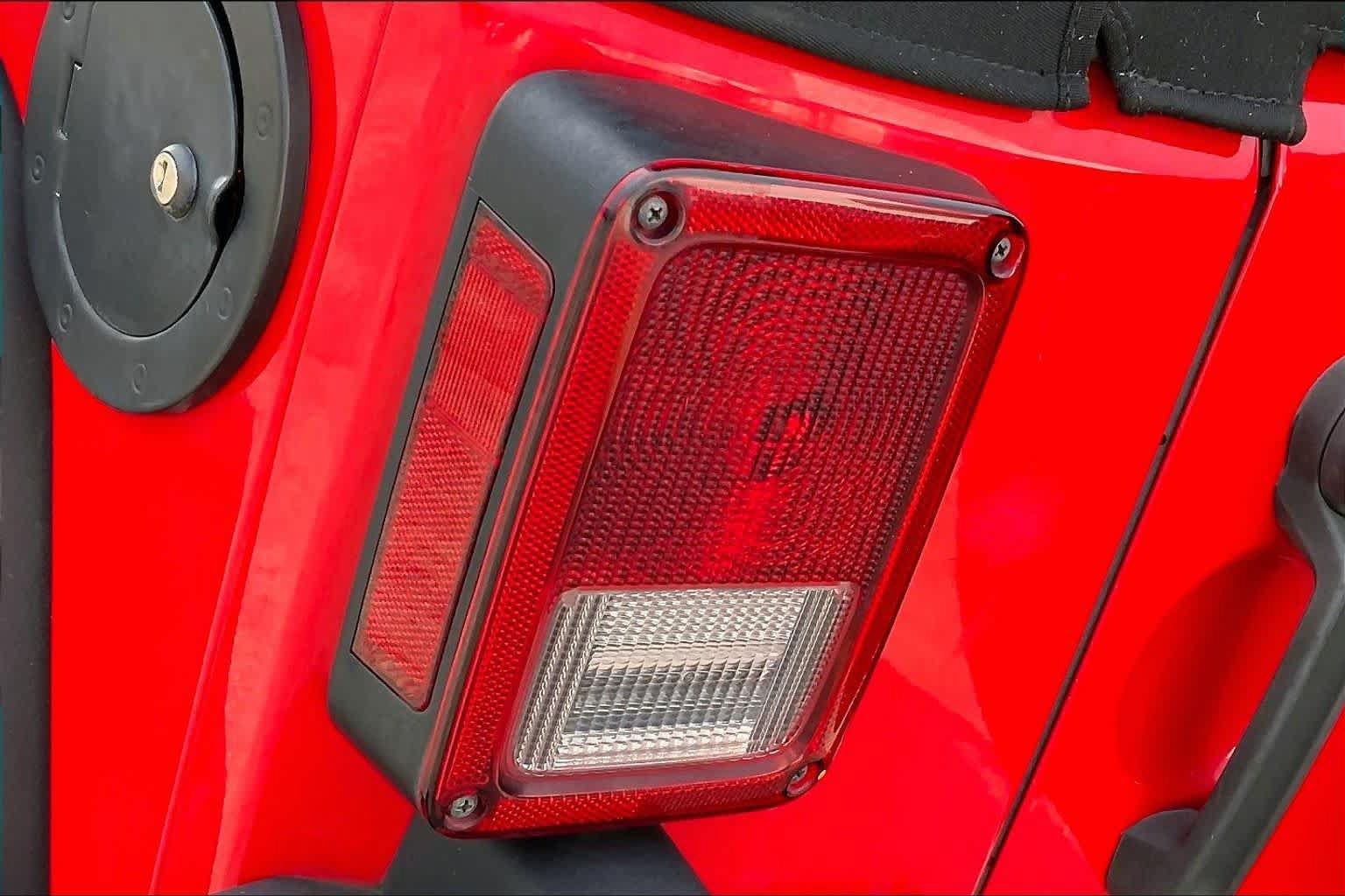 Used 2016 Jeep Wrangler Unlimited Sport w/ Connectivity Group AWD/4WD image 24