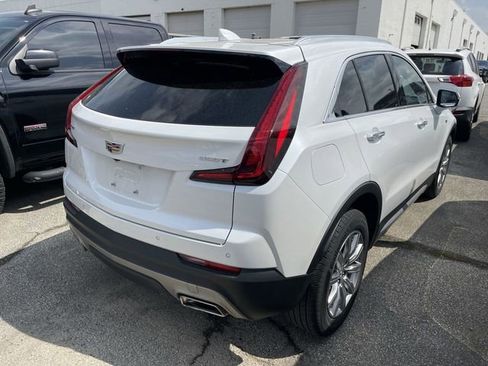 Used 2023 Cadillac XT4 Premium Luxury w/ Technology Package FWD image 9