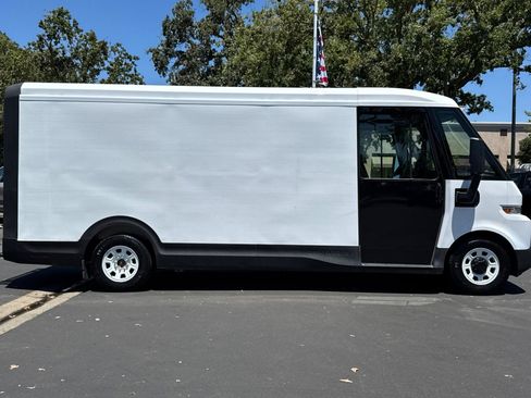 Used 2023 Chevrolet Brightdrop 600 w/ Active Safety Package 2 AWD/4WD image 2