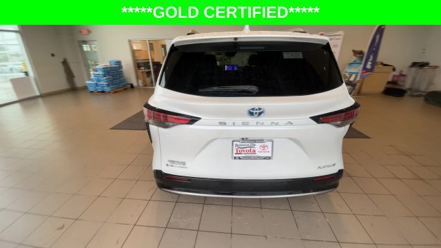 Used 2025 Toyota Sienna Platinum AWD/4WD image 9
