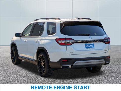 New 2025 Honda Pilot Touring image 9