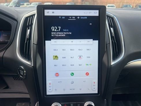 Used 2024 Ford Edge Titanium image 30