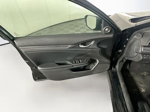 Used 2016 Honda Civic Touring image 15