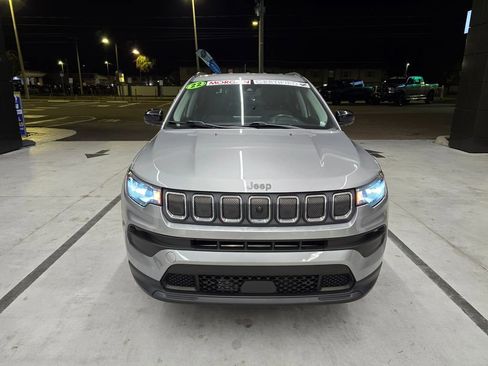 Certified 2022 Jeep Compass Latitude w/ Convenience Group FWD image 8