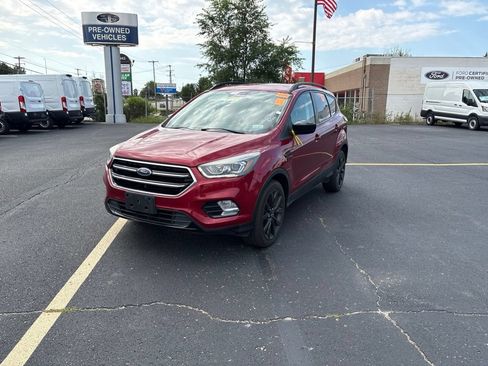 Used 2018 Ford Escape SE w/ SE Sport Appearance Package AWD/4WD image 1