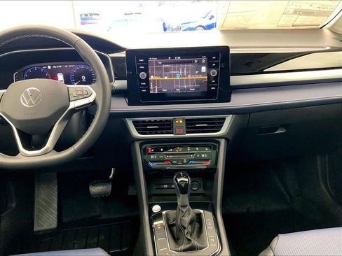 New 2026 Volkswagen Taos SEL AWD/4WD image 7