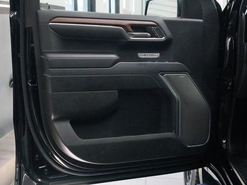 Used 2023 GMC Sierra 1500 Denali AWD/4WD image 11