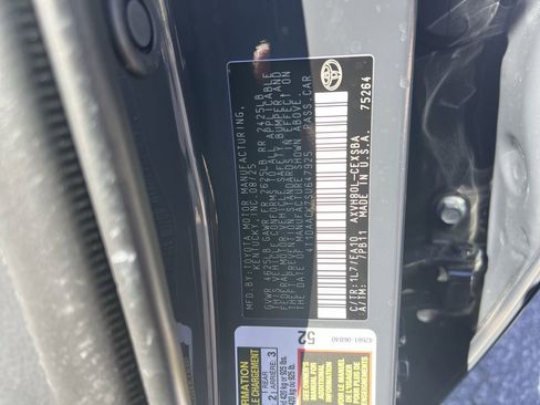 Used 2025 Toyota Camry SE FWD image 36