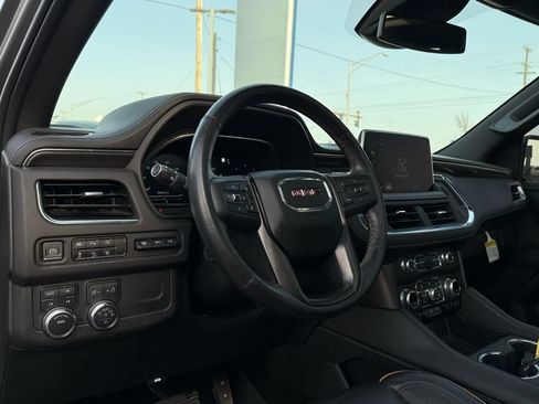 Used 2023 GMC Yukon AT4 w/ Technology Package AWD/4WD image 11