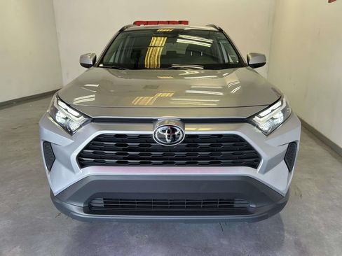Used 2025 Toyota RAV4 XLE AWD/4WD image 8
