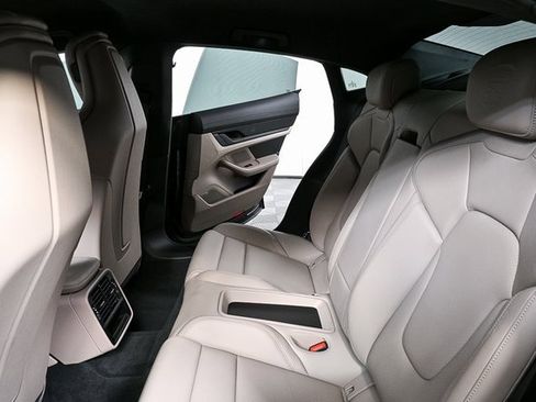 Certified 2022 Porsche Taycan GTS image 21